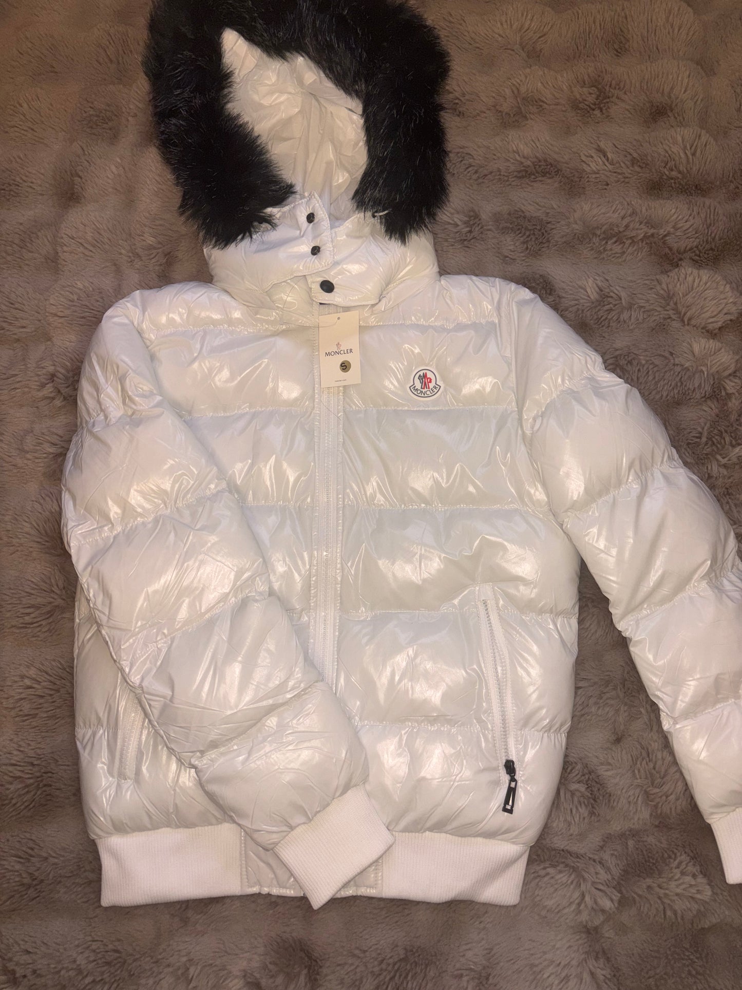 Chaqueta Moncler brillante blanca