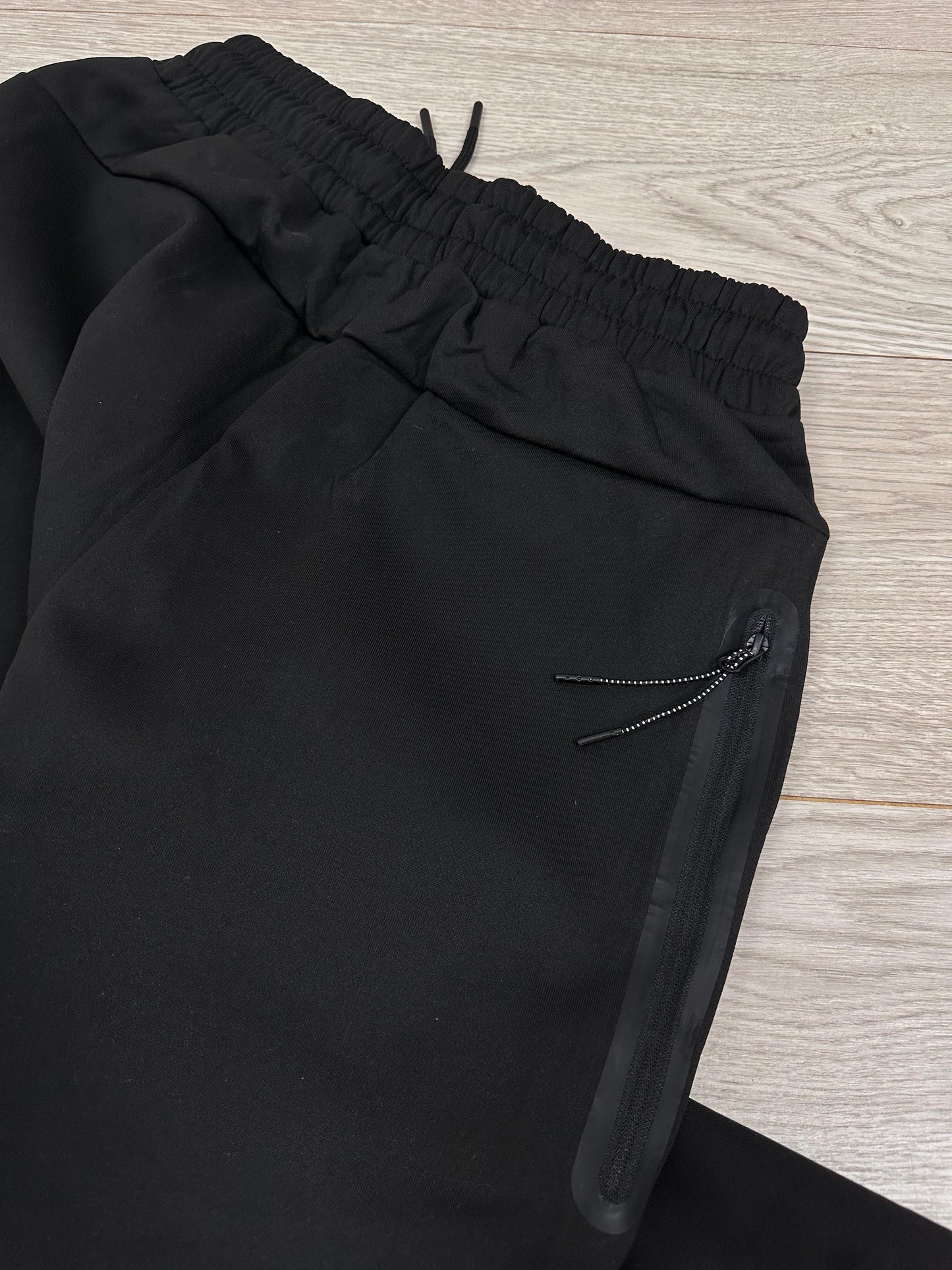 Nike tech fleece negro