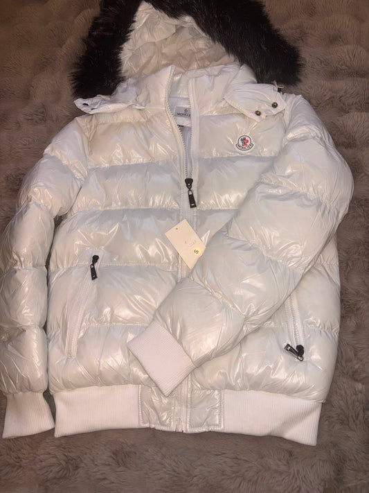 Chaqueta Moncler brillante blanca