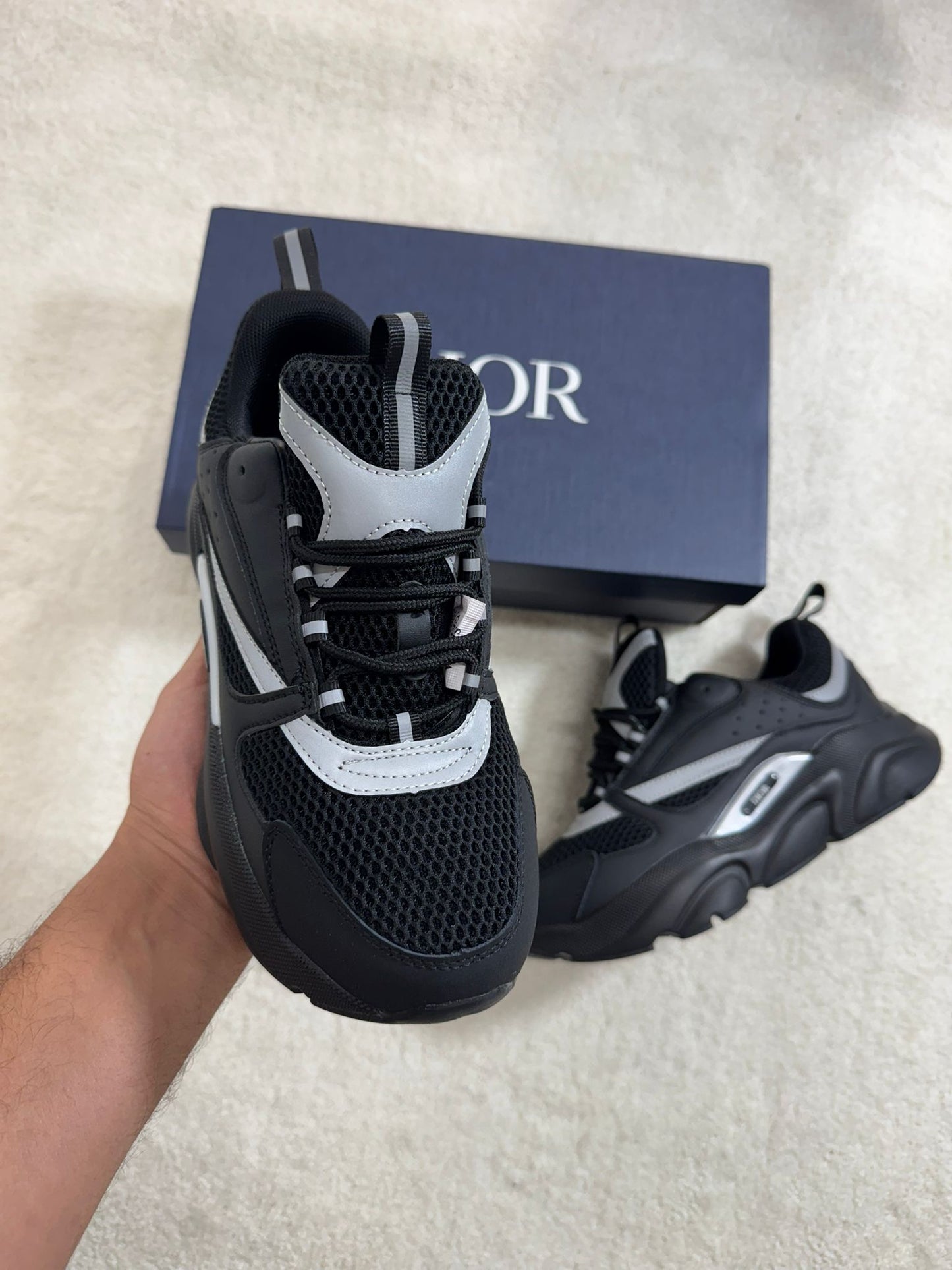 Dior B22 black