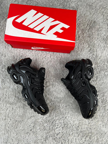 Nike Tn full black