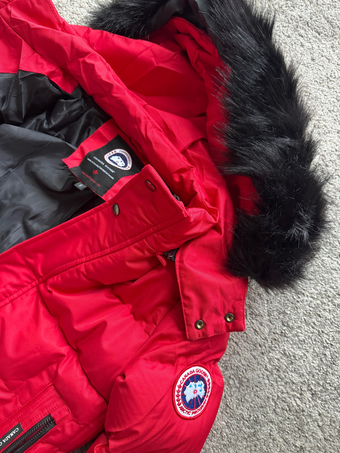 Chaqueta Canada Goose roja
