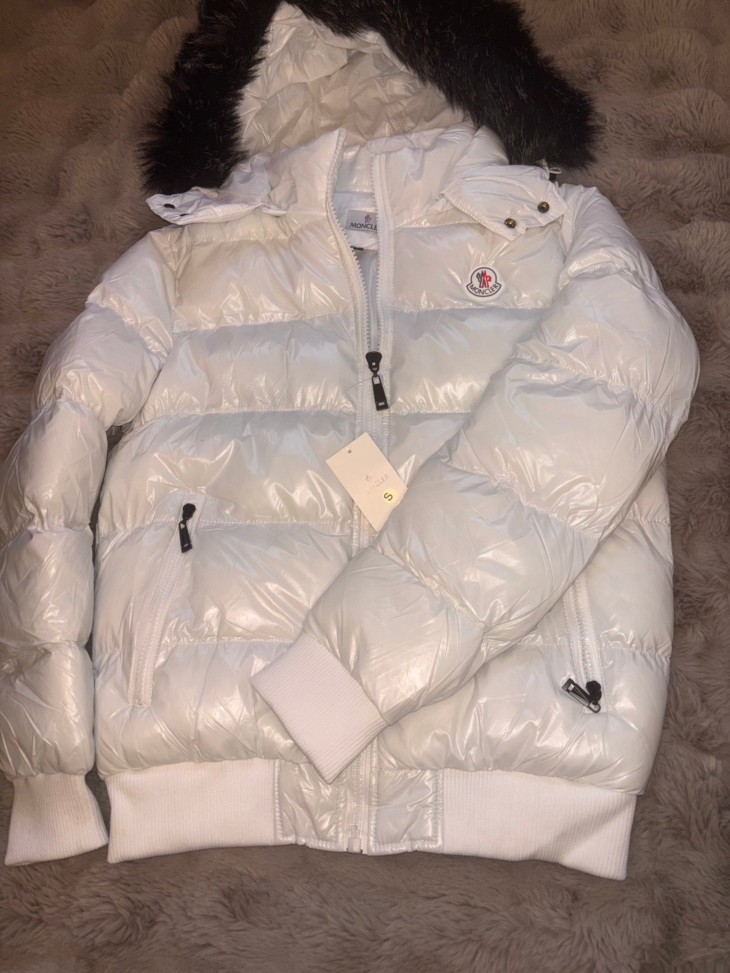 Chaqueta Moncler brillante blanca