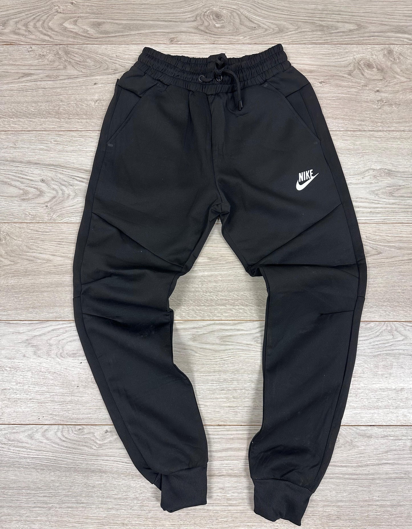 Nike tech fleece negro