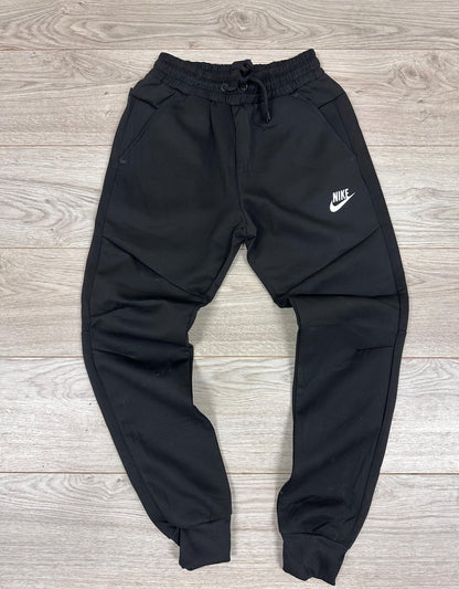 Nike tech fleece negro