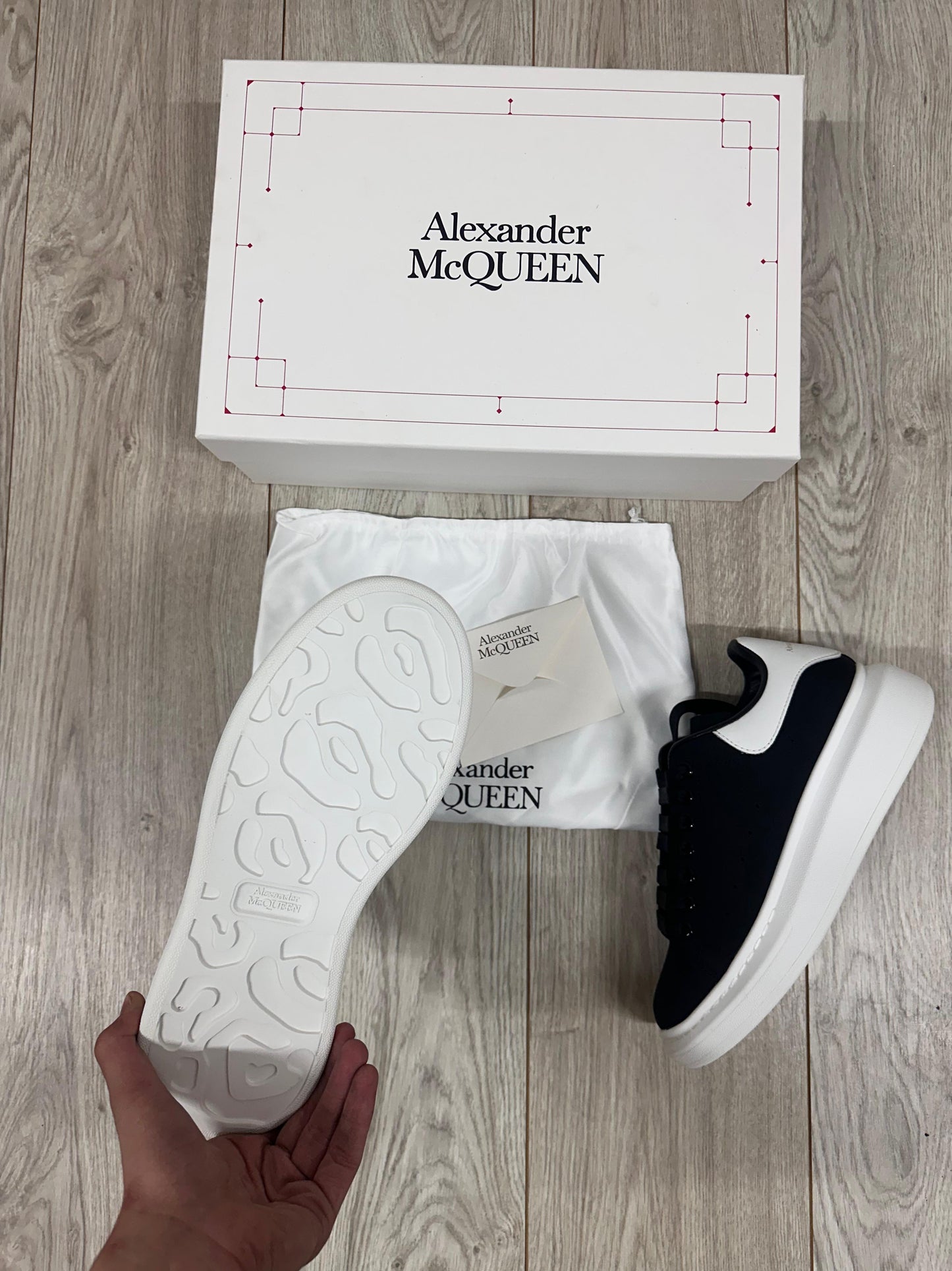 ALEXANDER MCQUEEN 🖤🤍